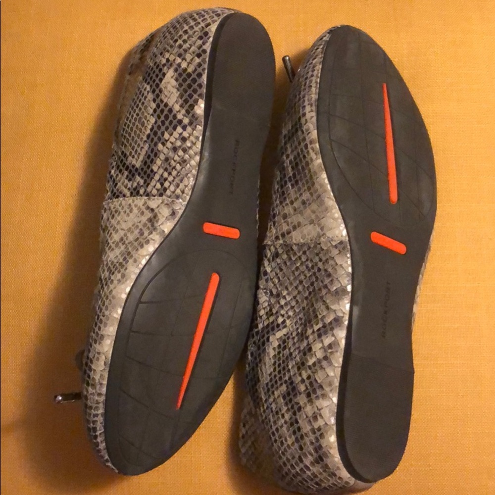 Comfortable Snakeskin Bow Ballet Flats - Picture 3 of 7